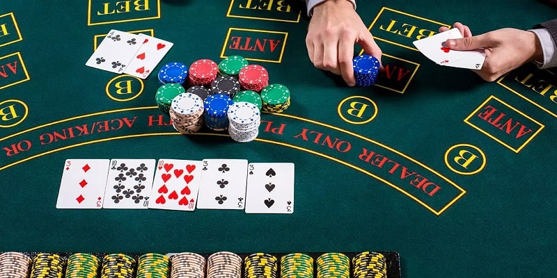 Quan sát tâm lý đối thủ khi đánh poker